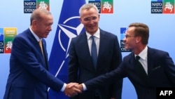 Cumhurbaşkanı Erdoğan, NATO Genel Sekreteri Stoltenberg ve İsveç Başbakanı Kristersson